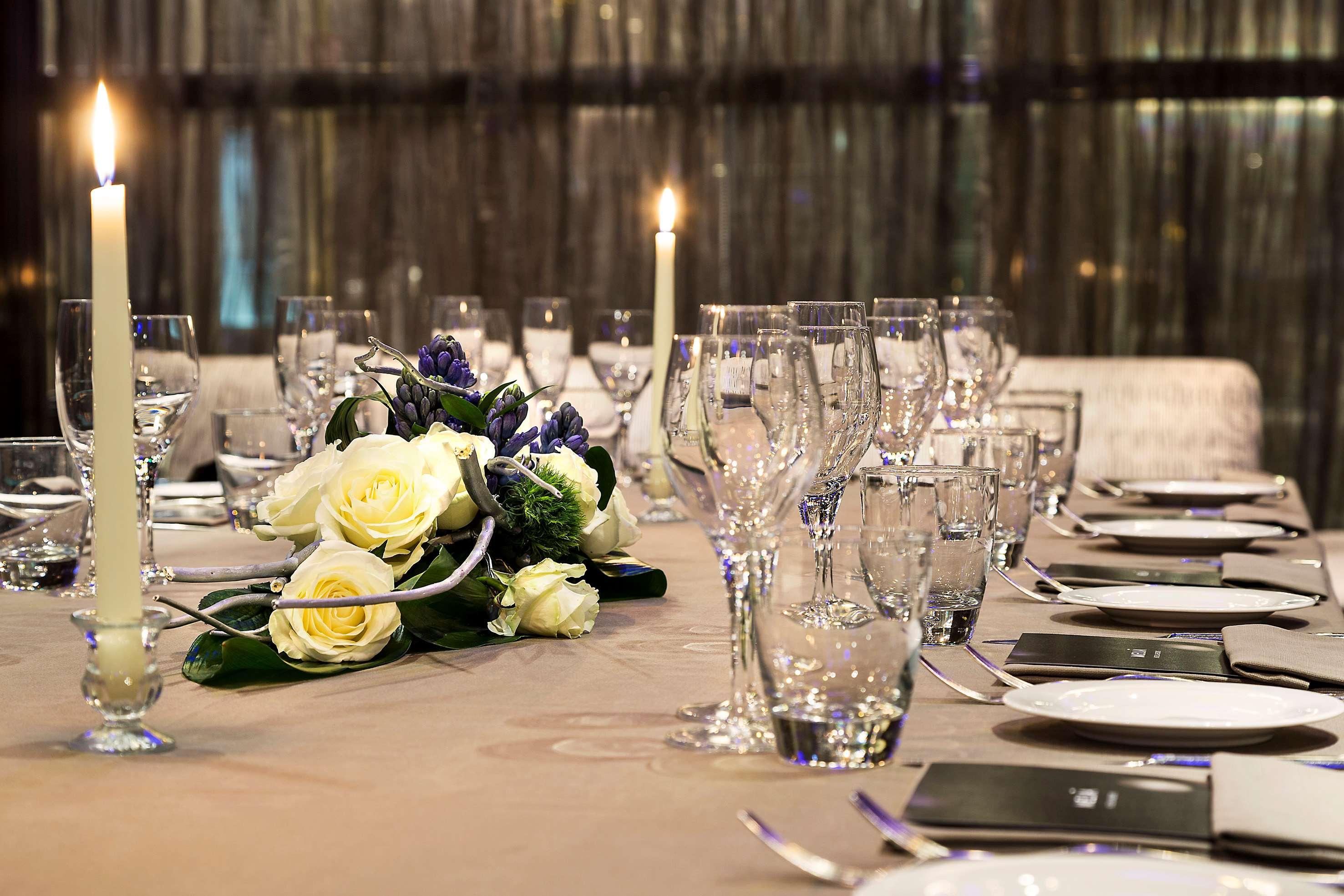 热那亚美利亚酒店 外观 照片 A table set for a formal dinner